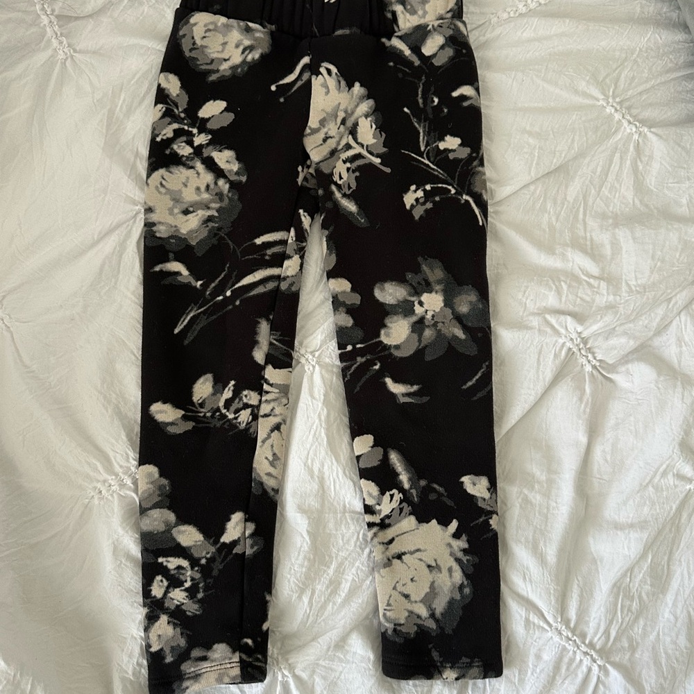 GAP Lined Floral Black and White Leggings